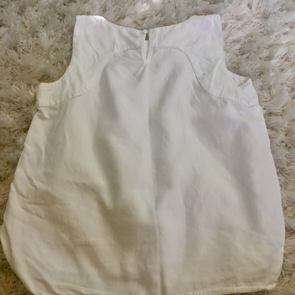Laju Embroidered Sleeveless Top - Picture 7 of 7